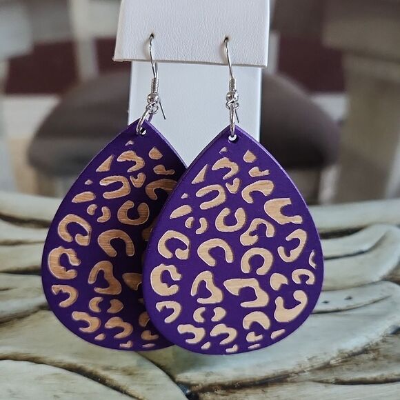 Paparazzi Earrings - Picture 1 of 3
